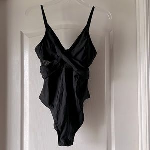 NWT CUPSHE V Neck One Piece Swimsuit Crisscross Mesh Mid Cut